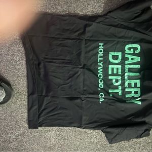 Gallery dept size M